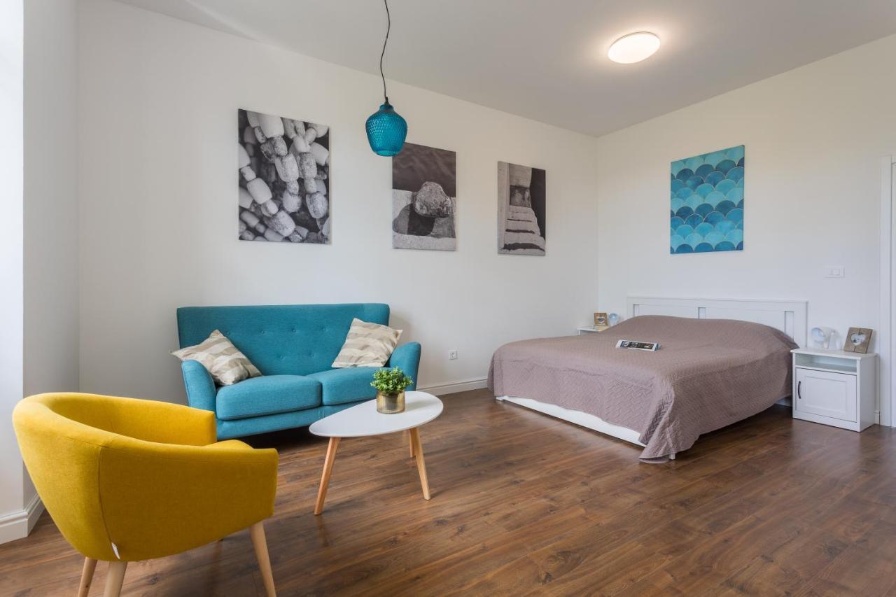 Bu2 Pula Studio Apartment Екстериор снимка