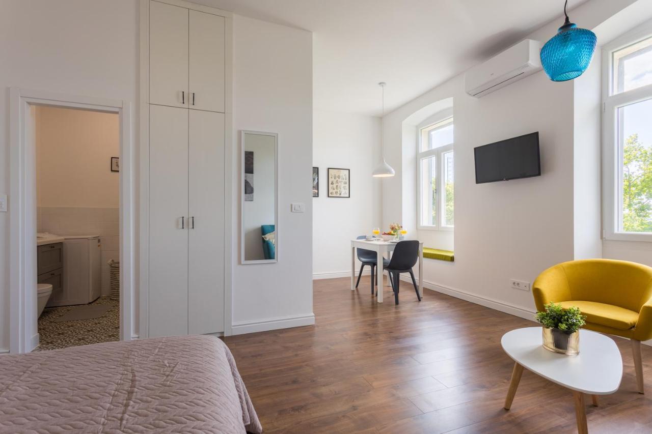 Bu2 Pula Studio Apartment Екстериор снимка